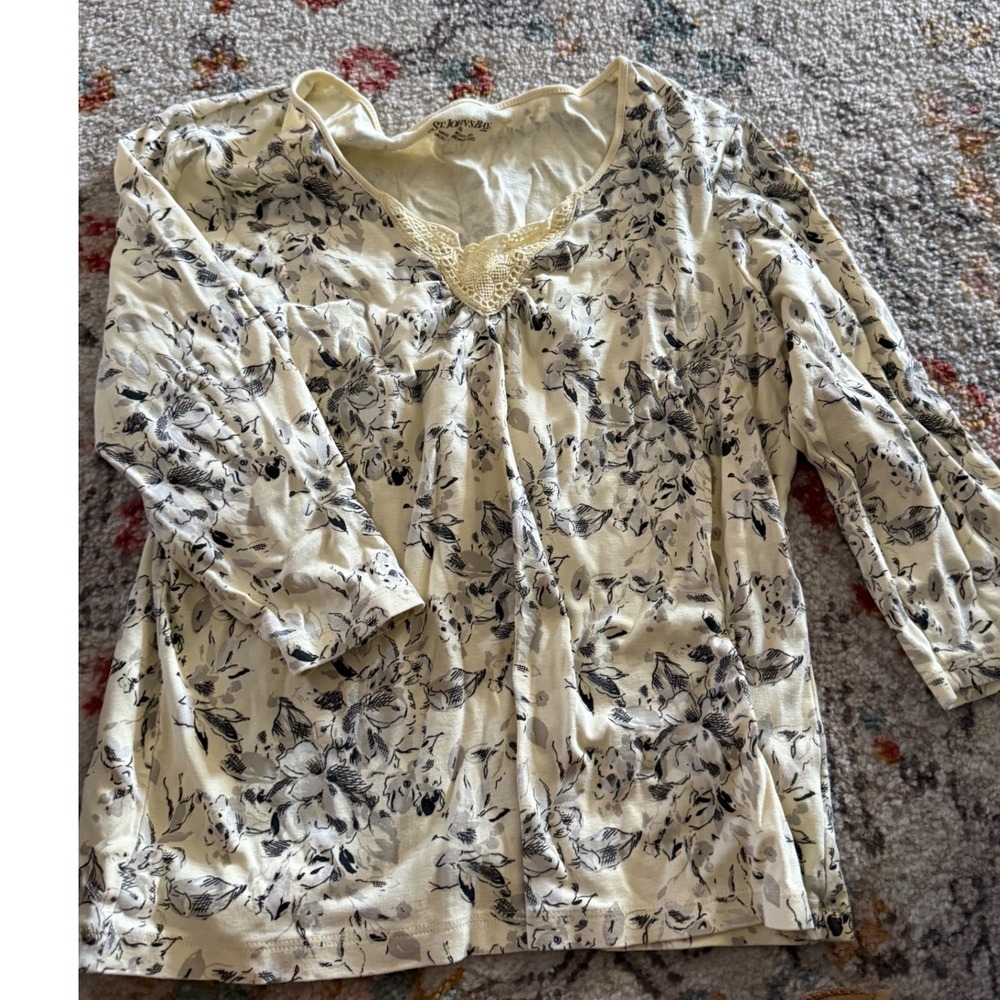 St Johns Bay Cottage Petite L Cream Floral Crochet Lace V-Neck 3/4 Sleeve Top